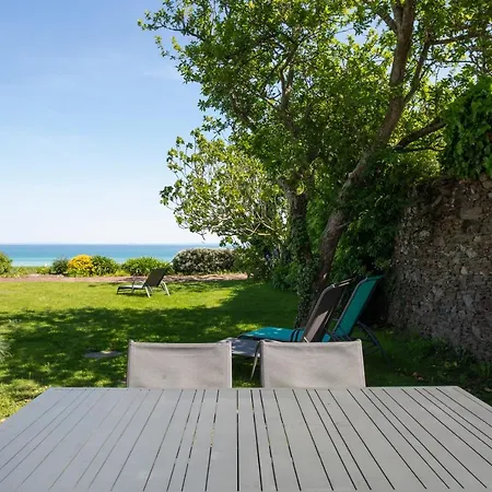 Maison d'hôtes La Metairie-du-vauhariot - Ou - Piscine Chauffée - Vue Et Mont Saint Michel Et Gr34 - Résidence Hôtelière