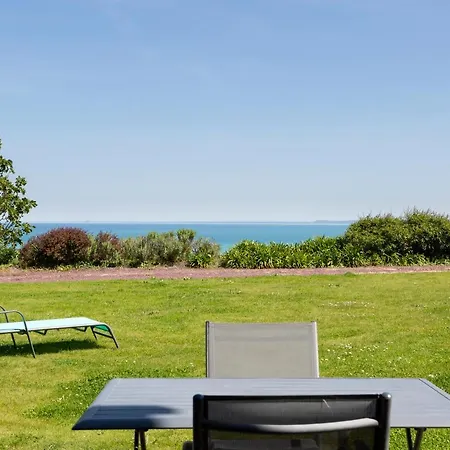 La Metairie-du-vauhariot - Ou - Piscine Chauffée - Vue Et Mont Saint Michel Et Gr34 - Résidence Hôtelière Maison d'hôtes Cancale
