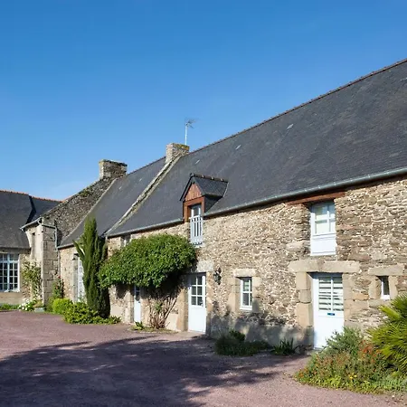 Maison d'hôtes La Metairie-du-vauhariot - Ou - Piscine Chauffée - Vue Et Mont Saint Michel Et Gr34 - Résidence Hôtelière 3*