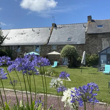 Maison d'hôtes La Metairie-du-vauhariot - Ou - Piscine Chauffée - Vue Et Mont Saint Michel Et Gr34 - Résidence Hôtelière Cancale