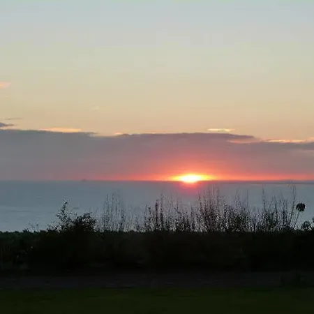 Maison d'hôtes La Metairie-du-vauhariot - Ou - Piscine Chauffée - Vue Et Mont Saint Michel Et Gr34 - Résidence Hôtelière 3*