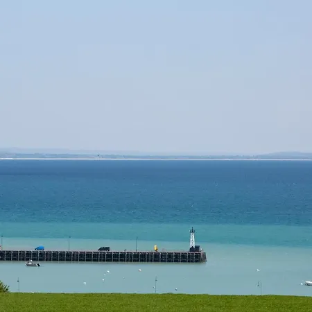 La Metairie-du-vauhariot - Ou - Piscine Chauffée - Vue Et Mont Saint Michel Et Gr34 - Résidence Hôtelière Maison d'hôtes 3*